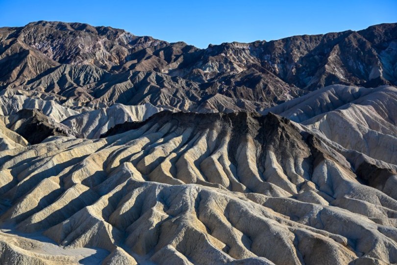 الكثبان الرملية في “وادي الموت” بكاليفورنيا 111-1