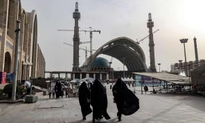 إيران تعيد رسمياً دوريات الشوارع في حملة جديدة على النساء