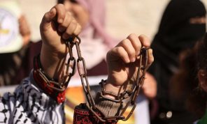 أسيرتان فلسطينيتان تعيشان أوضاعا مقلقة وخطيرة بين “الجنائيات الإسرائيليات”