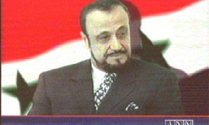 القضاء السويسري يصدر مذكرة توقيف دولية بحقّ رفعت الأسد بتهم جرائم حرب