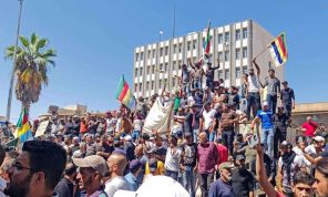 وسط تضامن شعبي في مناطق النظام.. مظاهرات تطالب بإسقاط الأسد وتعيد هتافات الثورة السلمية الباكرة- (صور وفيديو)
