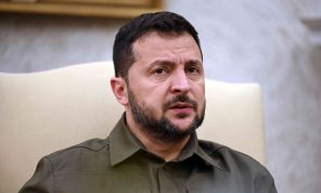 زيلينسكي يعلن تحرير باخموت وبلدتين أوكرانيتين أخريين