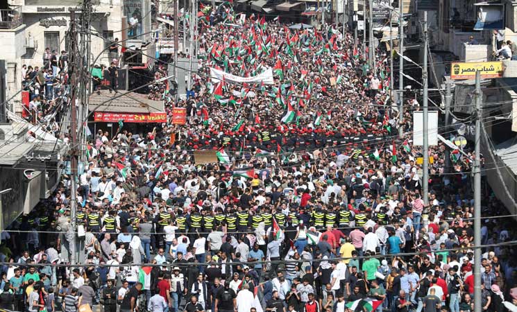 شارع الأردن يزدحم بالحراكات والمبادرات الحزبية و”العشائرية” وعيون الاحتجاج على “الأغوار”