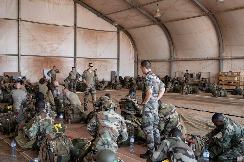 المجلس العسكري: انسحاب القوات الفرنسية من النيجر سيبدأ بنحو 400 جندي