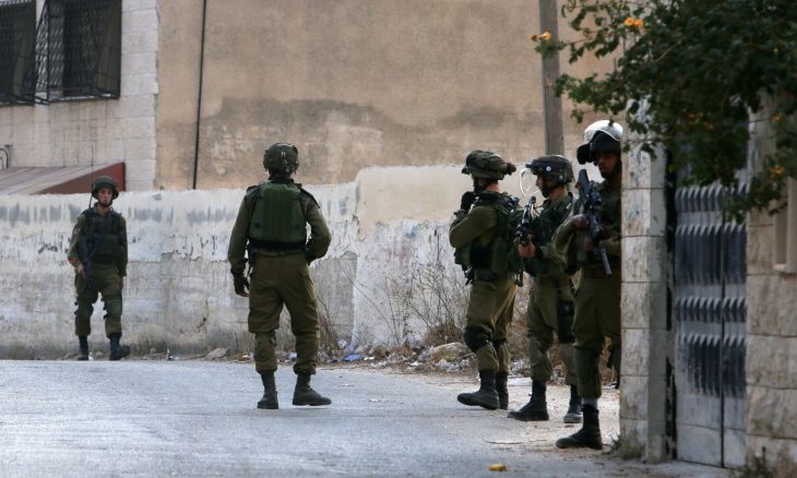 نابلس.. جيش الاحتلال الإسرائيلي يعلن إصابة جندي خلال اقتحام قرية برقة