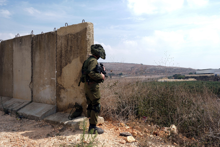 إصابة 4 جنود إسرائيليين بـ”نيران صديقة” قرب حدود لبنان
