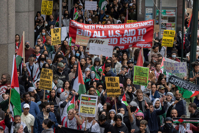 تظاهرات حاشدة في نيويورك وشيكاغو تنديدا بالعدوان الإسرائيلي على غزة- (صور)