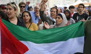 منع تجمّعين في باريس مؤيدين للفلسطينيين- (فيديو)