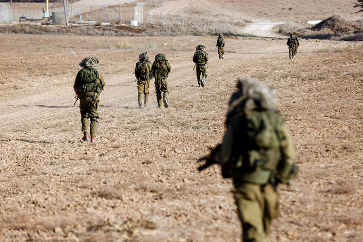 إعلام عبري: إسرائيل تتهيأ لشن هجوم بري على غزة