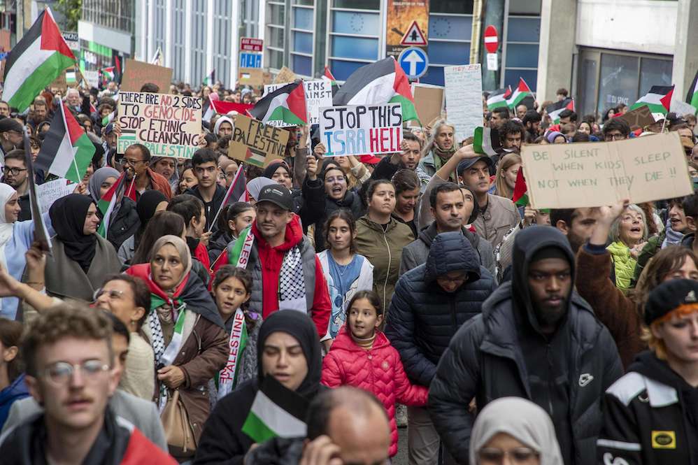 حوالي 12 ألف متظاهر في بلجيكا يدعون إلى وقف إطلاق النار في غزة
