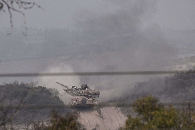 إسرائيل تكرر التهديد بتدمير “حماس” وتوسيع التوغل متحاشيةً تسمية “الحملة البرية”