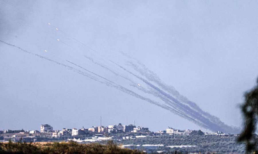 سقوط 3 صواريخ على مستوطنة نتيفوت بغلاف غزة