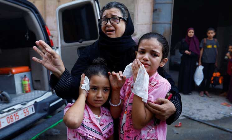 مراسلة “سي إن إن” تعتذر عن نشرها رواية “أطفال مقطوعي الرأس” في غلاف غزة- (تدوينة)