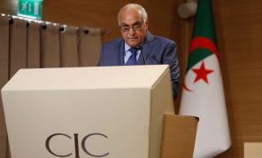 انقلابيو النيجر يرفضون التحديد المسبق للمرحلة الانتقالية بـ 6 أشهر.. والرئاسة الجزائرية تعلن إيفاد عطاف للقيام بدور الوساطة