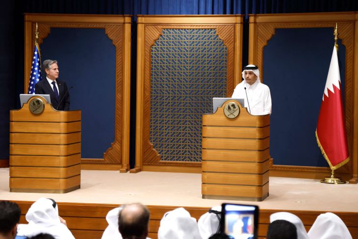 فايننشال تايمز: قطر تحظى باحترام لدورها التقليدي في الوساطة الدولية وسط أسئلة عن علاقتها مع حماس