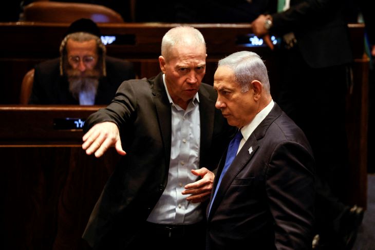 وزير دفاع إسرائيل: تلقينا ضربة قاسية والحرب ستكون طويلة