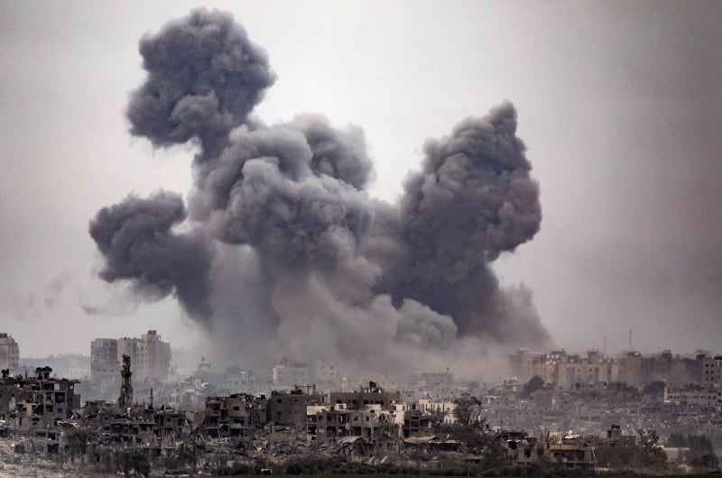 الإعلام الحكومي: أكثر من 18 ألف طن متفجرات ألقيت على قطاع غزة