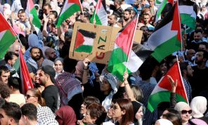 إيكونوميست: مواقف متباينة في العالم العربي من حرب غزة.. دعم شعبي وقلق على المستوى الرسمي