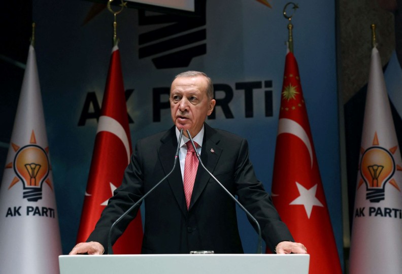 أردوغان: على إسرائيل أن تخرج فورا من “حالة الجنون”- (تغريدة)
