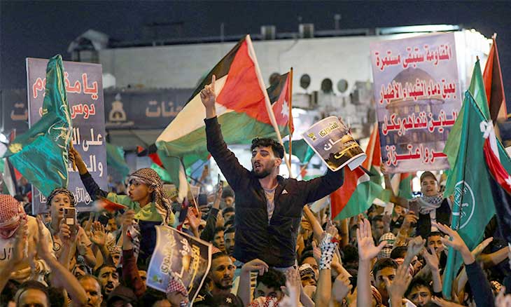 مطالب «إخوانية» أمام وزير الداخلية الأردني… وإعلان عن تنظيم «مسيرة مليونية» اليوم