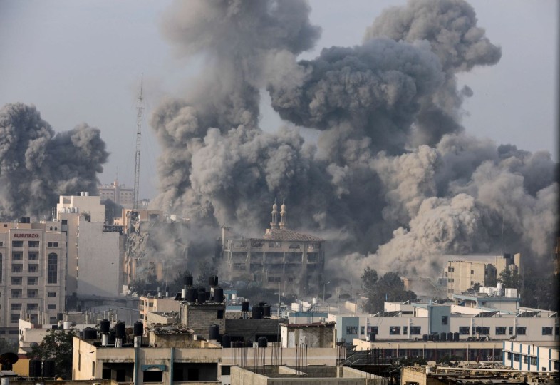 بينهم 724 طفلا و458 سيدة.. ارتفاع عدد شهداء العدوان على غزة إلى 2215- (صور وفيديوهات)