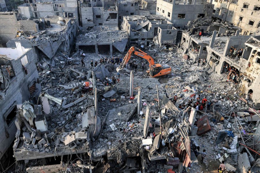 الدفاع المدني: الغارات الإسرائيلية ليلا “دمرت مئات المباني كليا” في غزة.. والمعالم تغيرت- (فيديوهات)