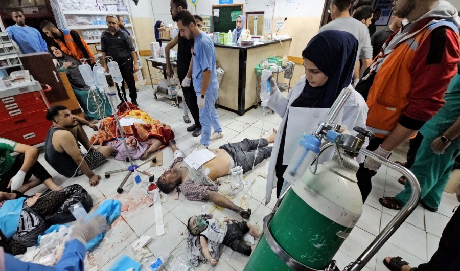 مسؤول طبي في غزة: لا نمتلك أدوات تخدير ونطهر الجروح بماء وملح