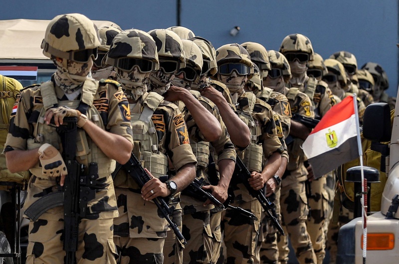 مجلة إسرائيلية تطالب بتهديد مصر والاستعداد للحرب معها