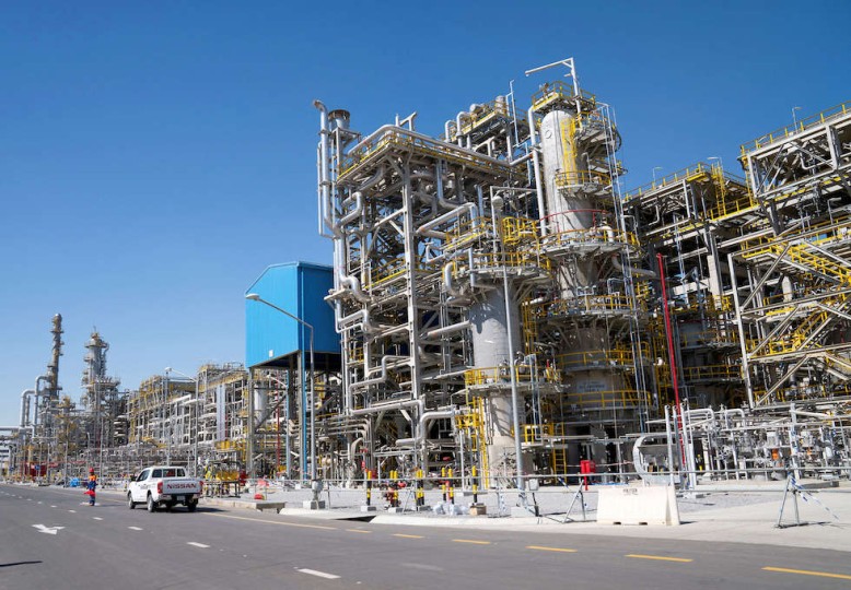 انقطاع مفاجئ في إمدادات الوقود بمصفاة الزور الكويتية أدى إلى توقف شبه كامل للإنتاج