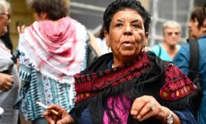 مريم أبو دقة لـ”القدس العربي”: تنقلت بين 4 سجون في فرنسا خلال أيام لمنعي من الحديث عن فلسطين- (فيديوهات)