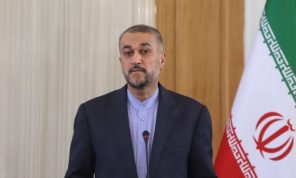 وزير خارجية إيران يبدأ جولة إقليمية بعد الإعلان عن هدنة بين إسرائيل وحماس