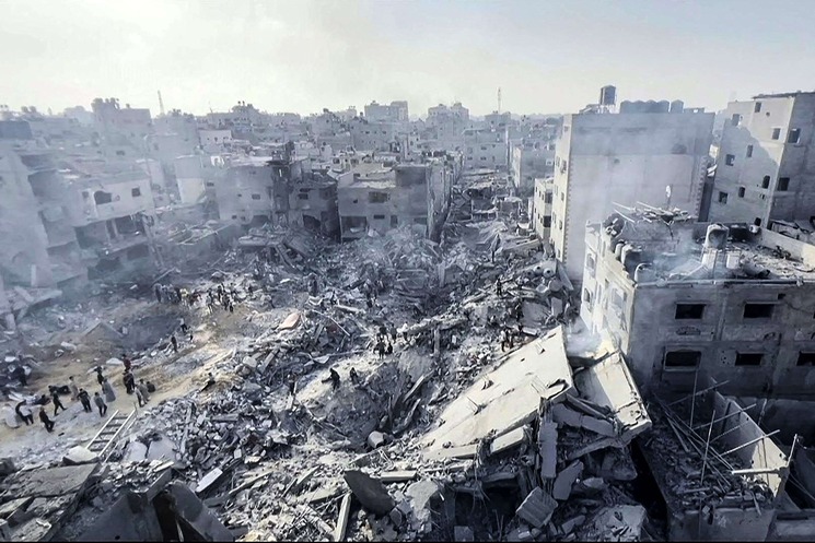 قصف إسرائيلي مكثف يستهدف حي تل الهوا جنوب غرب غزة