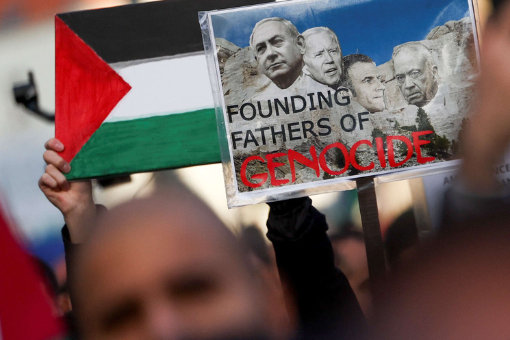 تظاهرة قرب منزل الرئيس الأمريكي بايدن تطالب بوقف الحرب على غزة- (فيديو)