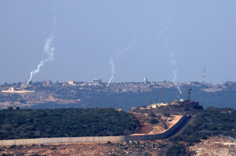 مدفعية الاحتلال الإسرائيلي تقصف عددا من البلدات في جنوب لبنان