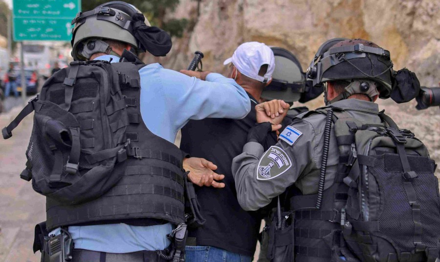 الاحتلال يعتقل 78 فلسطينيا بينهم 17 طالبة جامعية في الضفة الغربية