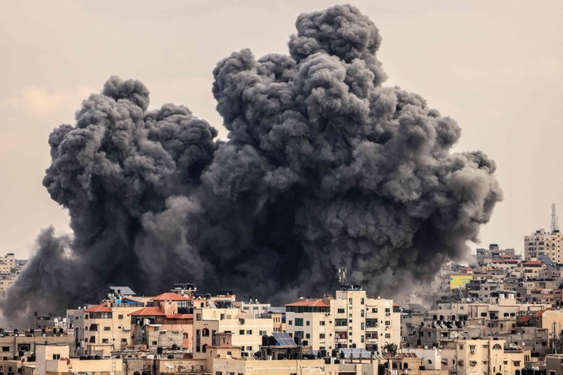 جيش الاحتلال يفجر مبنى المجلس التشريعي في غزة- (فيديو)