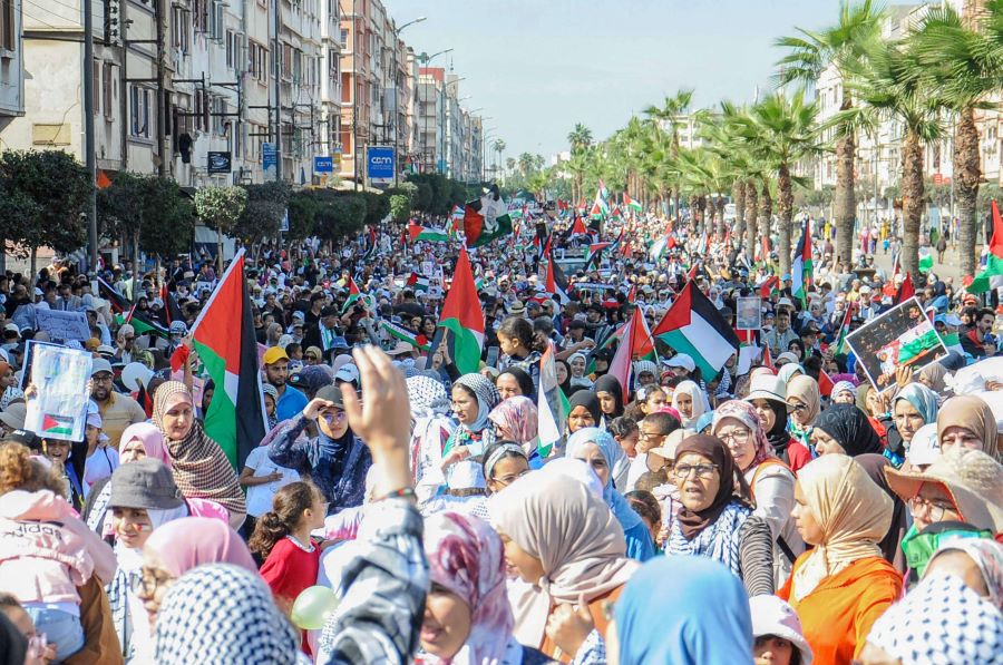 دعما لغزة.. مغاربة يكافحون لكسر قيود التواصل الاجتماعي