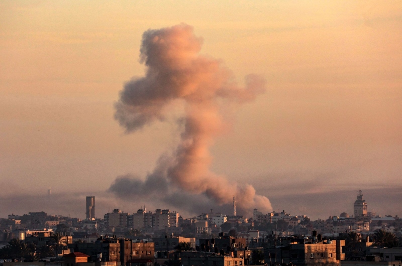 مصادر إسرائيلية تقول إن القتال العنيف في غزة سيستمر شهرين آخرين
