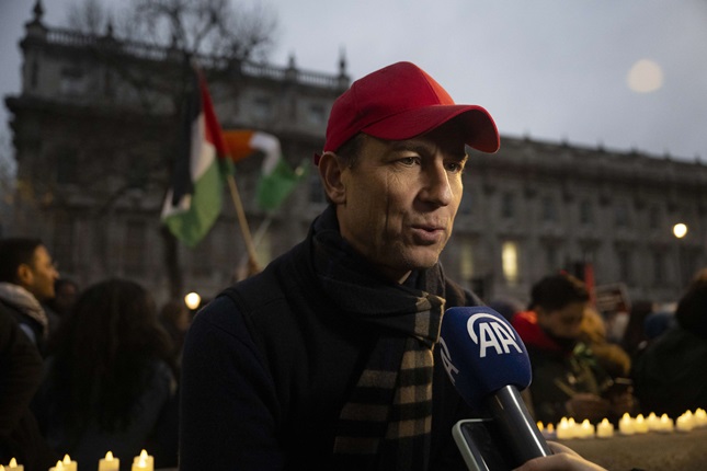 الممثل البريطاني توبياس مينزيس: الوضع في قطاع غزة مُفجع 