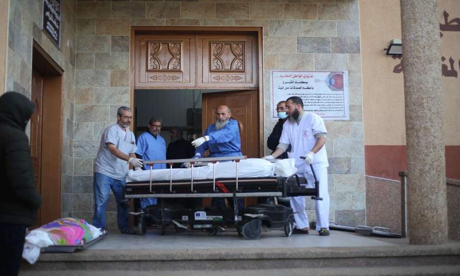 طبيب بريطاني: أطباء غزة منهكون ويواجهون حالات “معقدة”