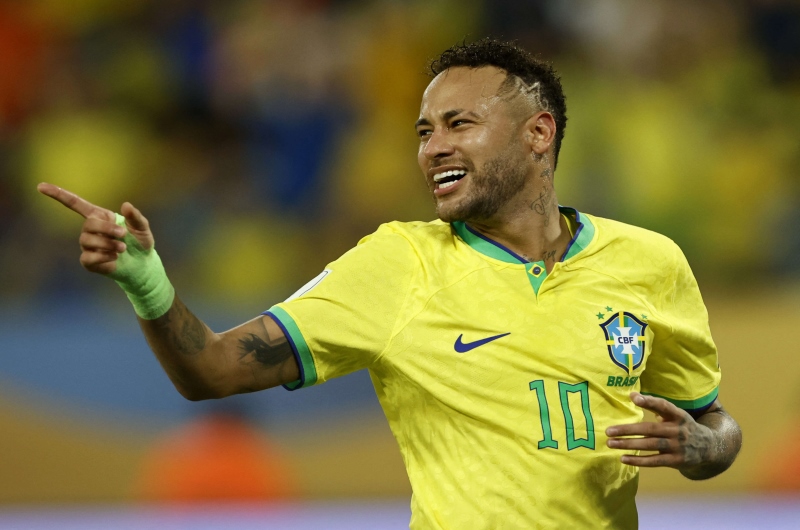 طبيب المنتخب البرازيلي ينقل خبرا مزعجا حول مشاركة نيمار في كأس كوبا أمريكا