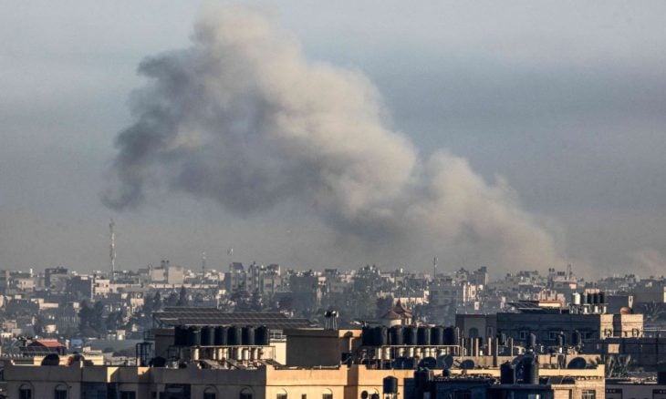 جيش الاحتلال يقول إن قواته اقتحمت مقار حركة حماس في جنوب غزة