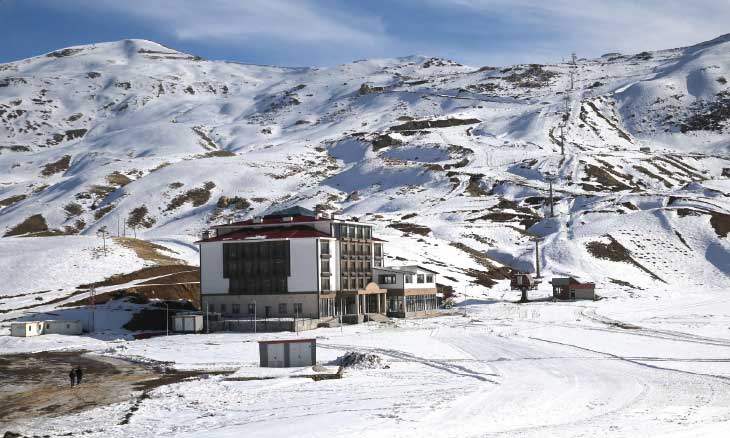 مركز هكاري للتزلج قبلة عشاق الرياضة الشتوية في تركيا