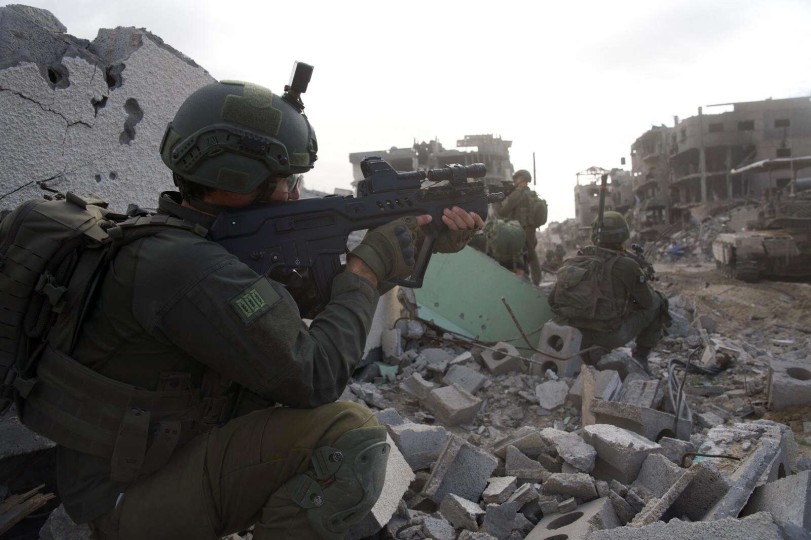 جيش الاحتلال يوسع العمليات العسكرية ويجبر أحياء كاملة وسط غزة على النزوح الفوري