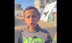 طفل فلسطيني يوجه رسالة لبلينكن: طائراتكم تقتلنا- ( فيديو)