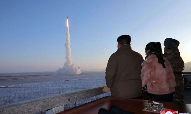 زعيم كوريا الشمالية يهدد بتدمير أمريكا وكوريا الجنوبية إذا اختارتا المواجهة