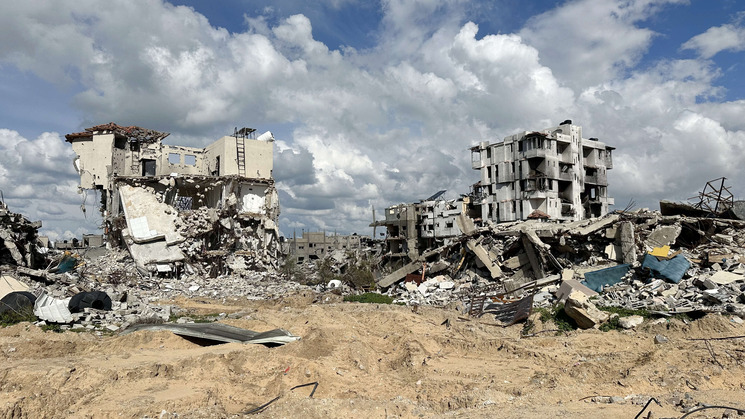 11 شهيداً في قصف إسرائيلي عنيف على منزلين في رفح