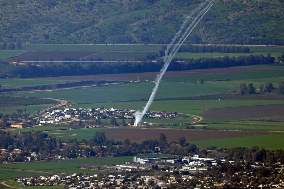 رشقتان صاروخيتان لكتائب القسام- لبنان على معسكر “غيبور” وثكنة المطار في “بيت هلل”- (فيديو)