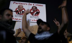 الغارديان: بايدن يحمل عصا قصيرة.. ومن غير المرجح أن تتعافى سمعة الغرب لتأييده حرب إسرائيل على غزة