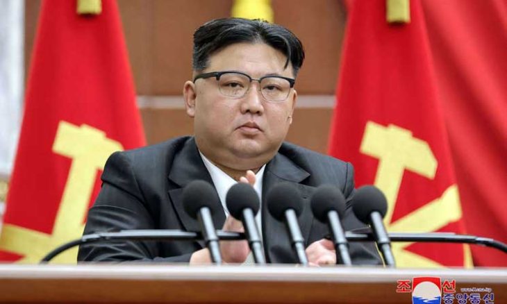 زعيم كوريا الشمالية يقول إن البلاد ستمحو الأعداء إذا استخدموا القوة